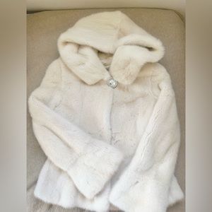 Off-white authentic mink fur coat jacket bought in 2012 new